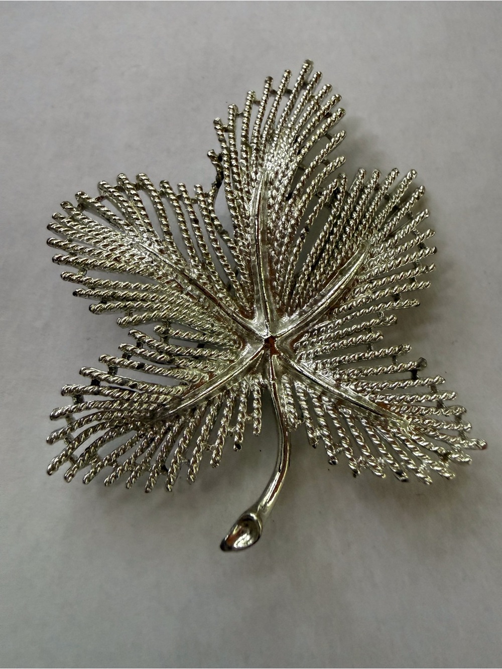 Sarah Coventry Silver Leaf Brooch - Shiny Silver Tone